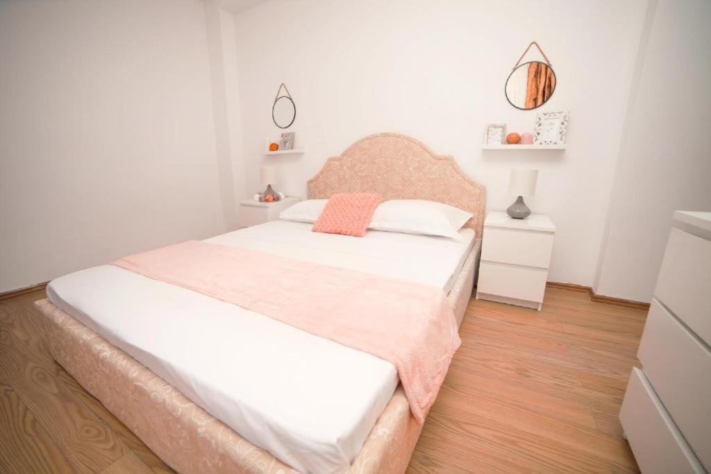 Guesthouse Smart Bucureşti Eksteriør bilde